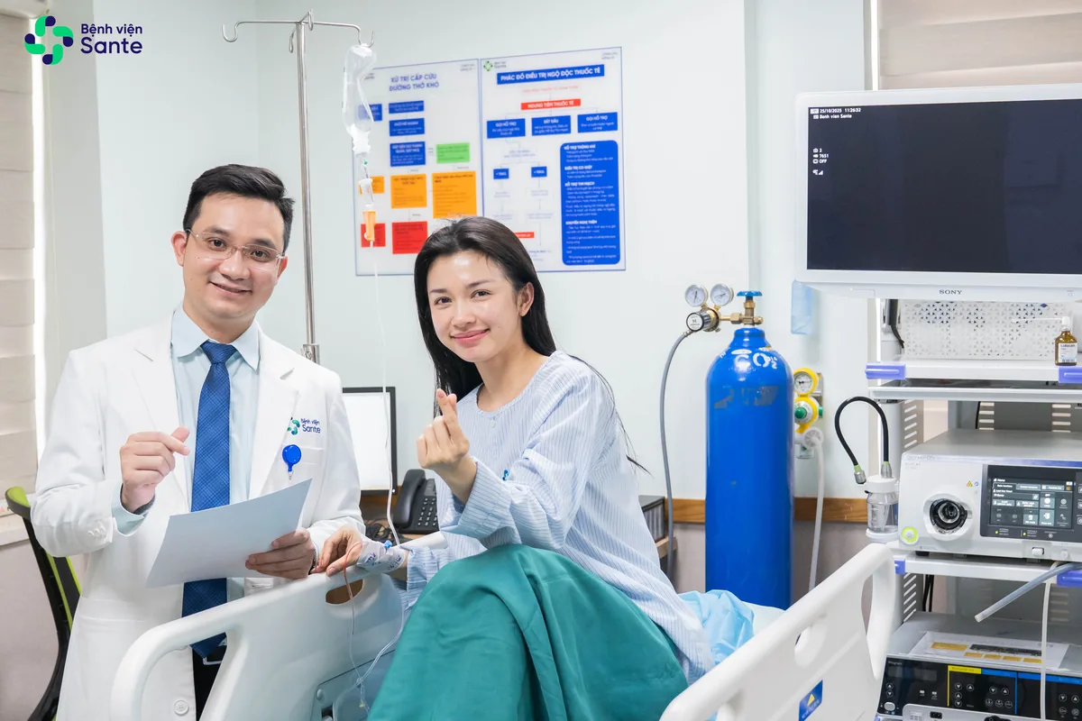 Bệnh nhân an tâm và thoải mái sau ca nội soi dạ dày êm ái tại Bệnh viện Sante